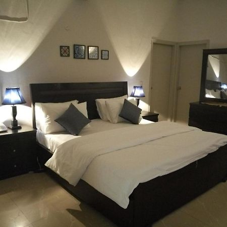 Pyramid International Guest House イスラマバード エクステリア 写真