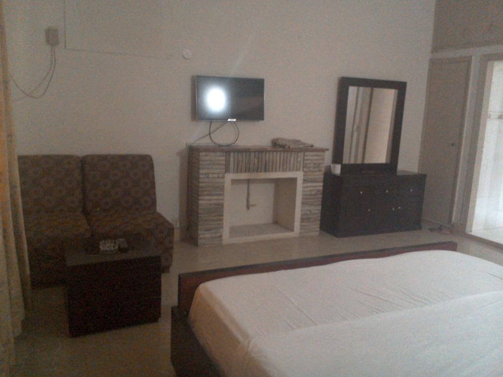Pyramid International Guest House イスラマバード エクステリア 写真