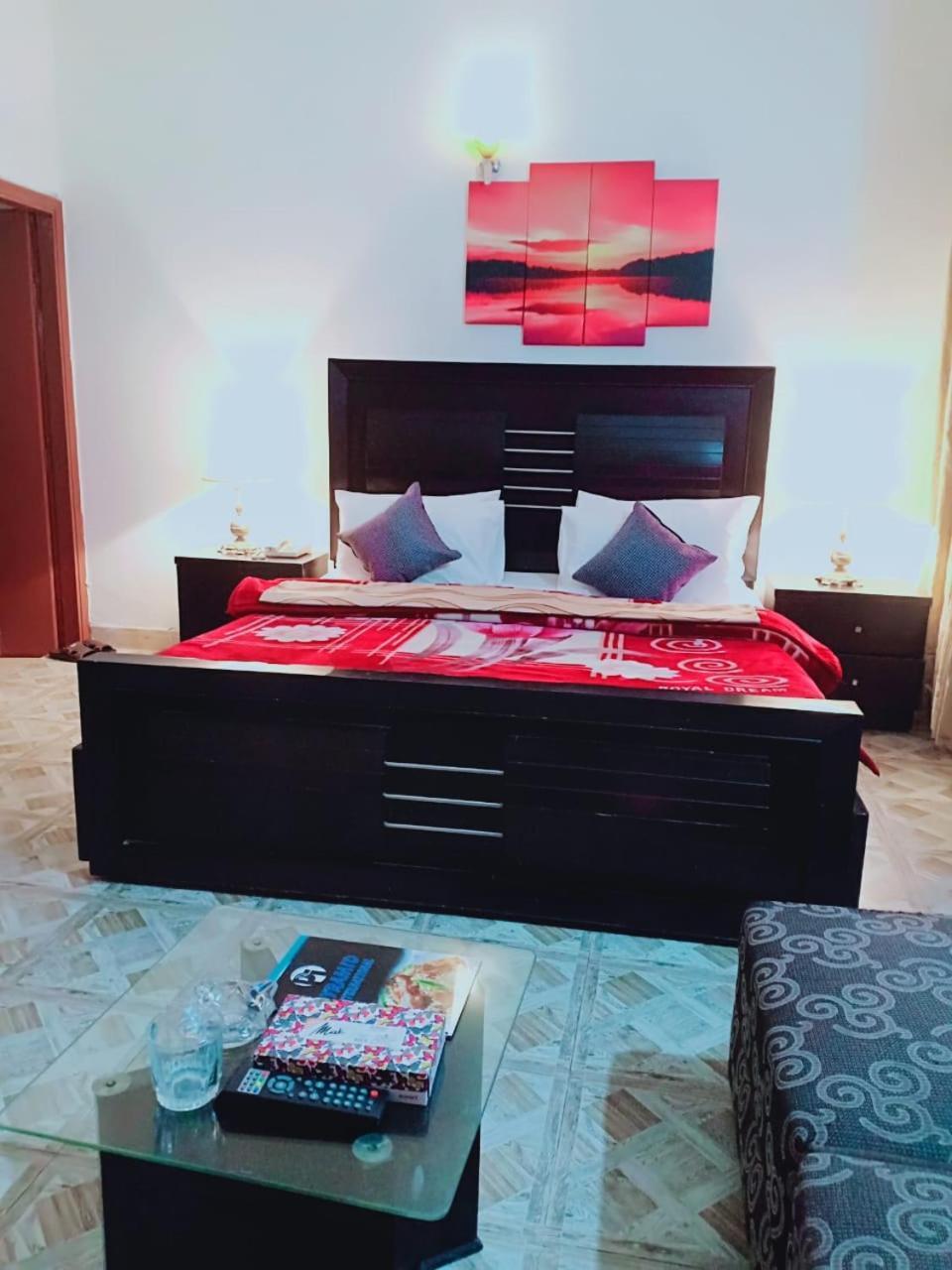 Pyramid International Guest House イスラマバード エクステリア 写真