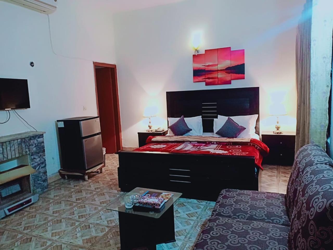 Pyramid International Guest House イスラマバード エクステリア 写真